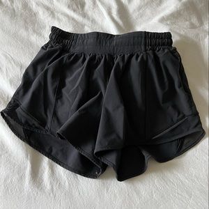 lululemon hotty hot shorts size 4, 4” inseam, black